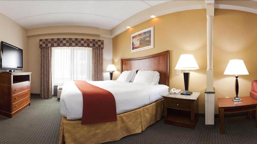 Four Points By Sheraton Fayetteville Fort Liberty Exterior photo