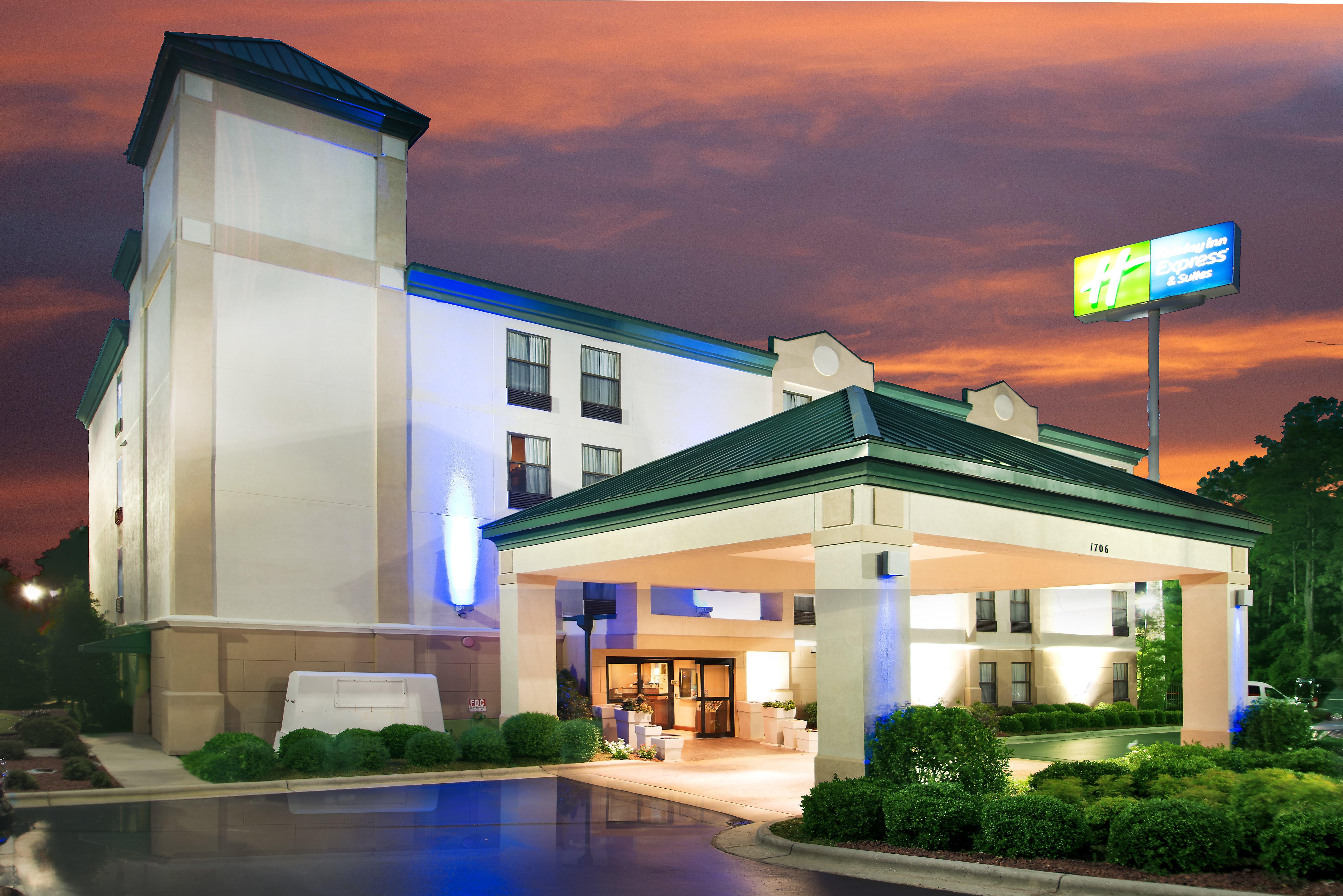 Four Points By Sheraton Fayetteville Fort Liberty Exterior photo