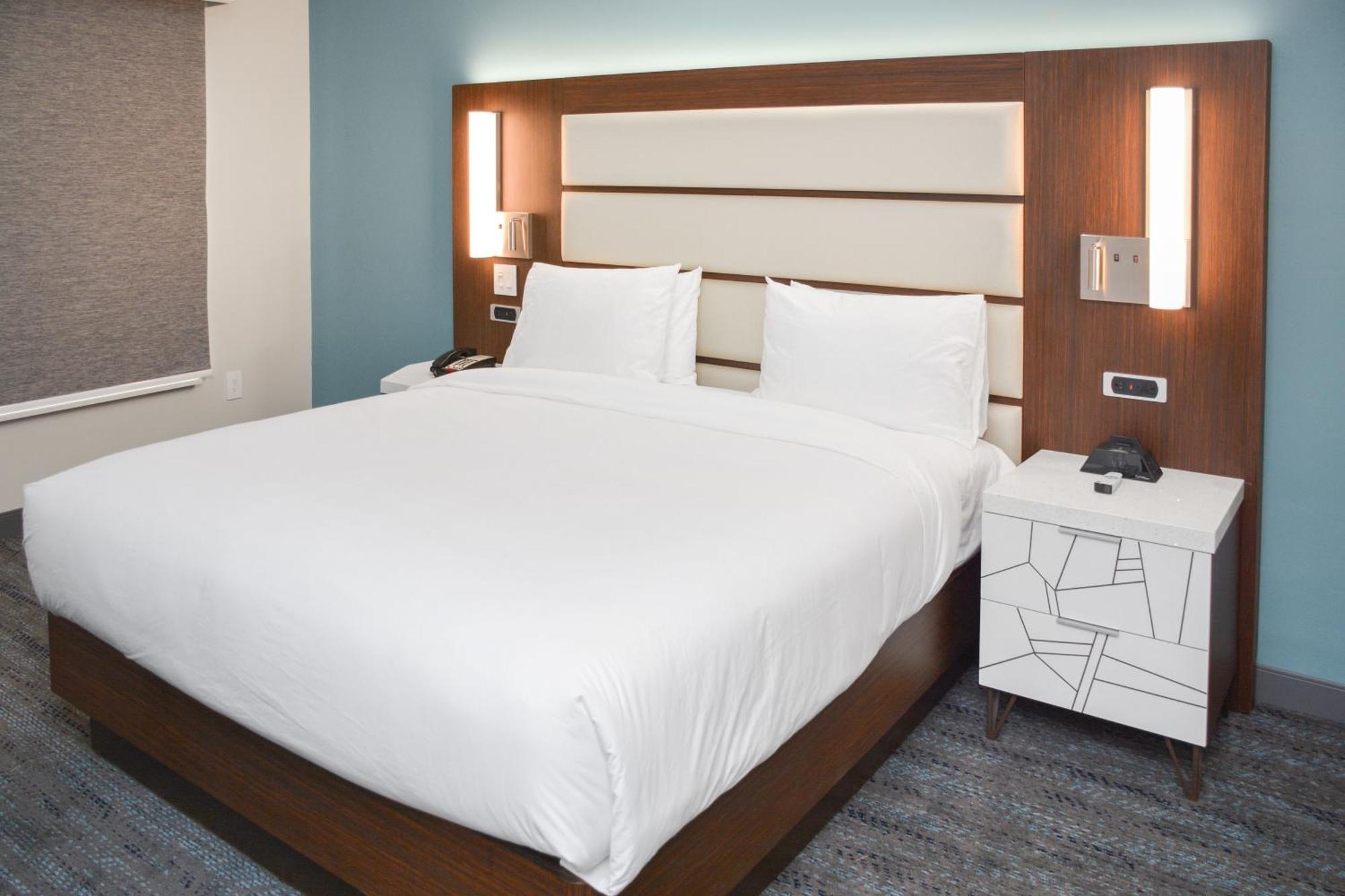 Four Points By Sheraton Fayetteville Fort Liberty Exterior photo